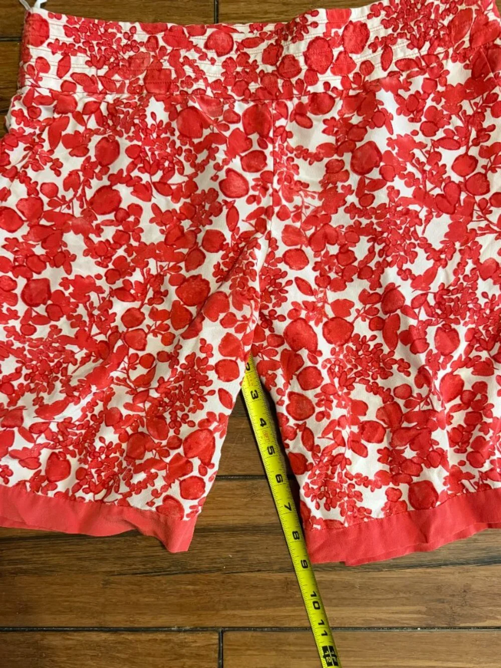 Tory Burch 100% Silk Red White Floral Print Shorts Resortwear Small
